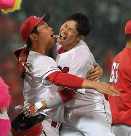 広島が劇的な逆転サヨナラ勝ち　９回２死から坂倉がＶ打　石原執念の四球でつなぐ