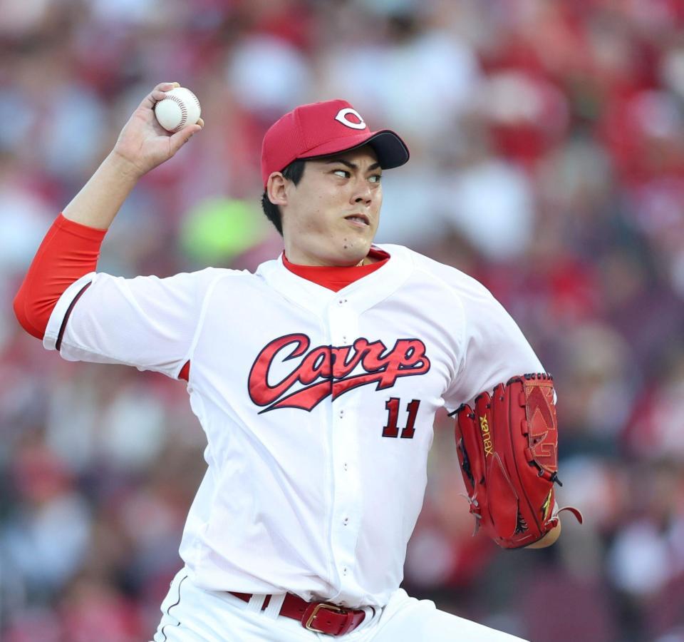 　力投する先発の九里（撮影・中田匡峻）