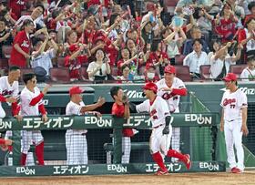 連敗ストップの広島・新井監督　代走・羽月は「本当になくてはならない存在」【一問一答】