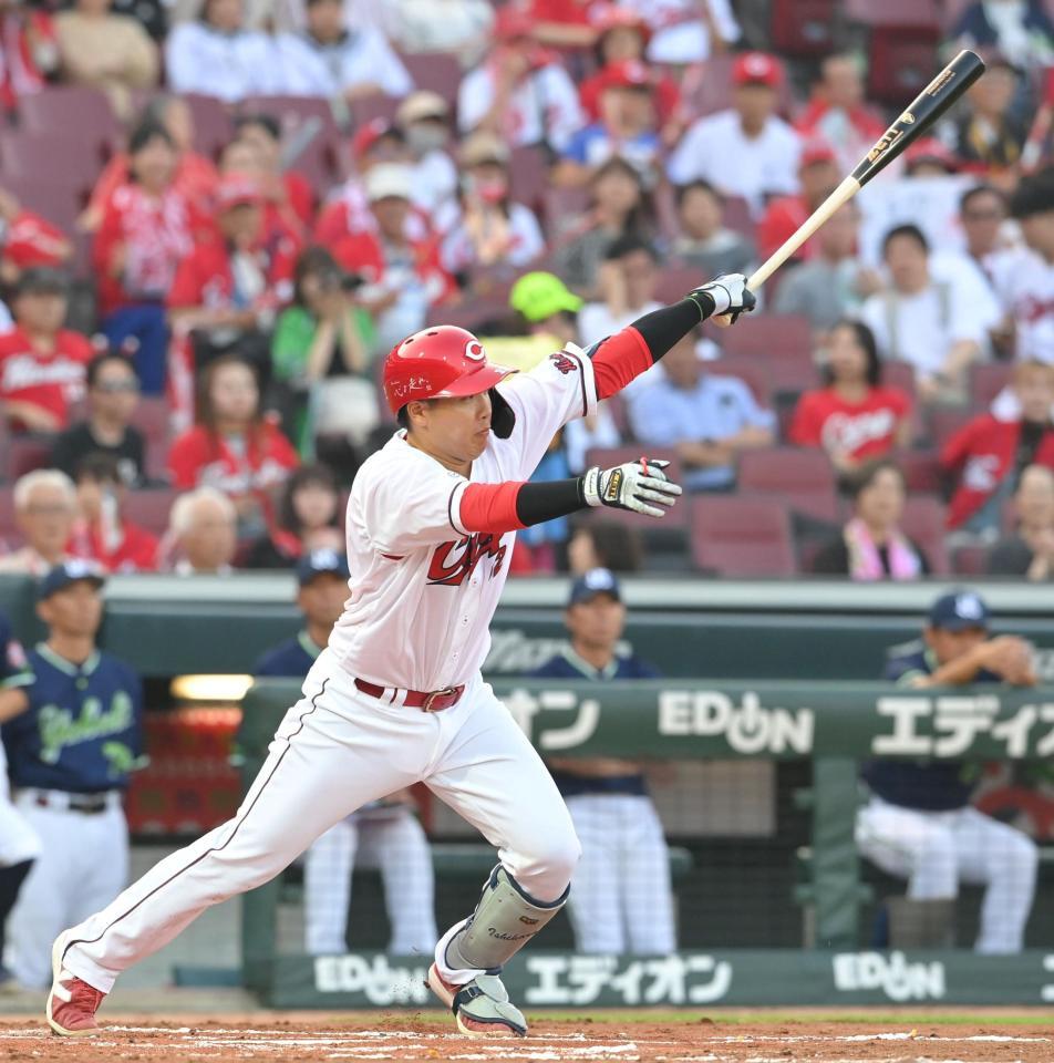 　１回、追加点を奪う敵失を誘った石原（撮影・市尻達拡）