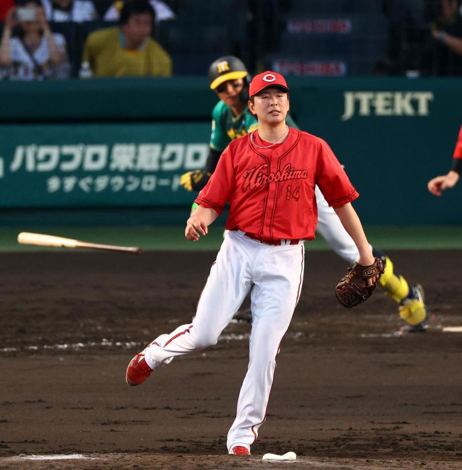 　４回、森下を遊ゴロに打ち取る大瀬良（撮影・山口登）