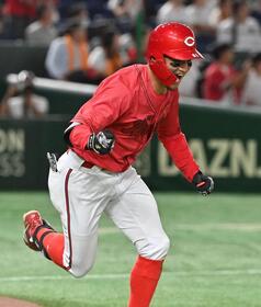 広島劇的な逆転勝ち！首位攻防で巨人に勝ち越し　新井監督の顔も真っ赤、矢野Ｖ打にガッツポーズ