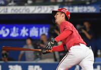 　２回、矢野は遊飛に倒れる（撮影・佐々木彰尚）