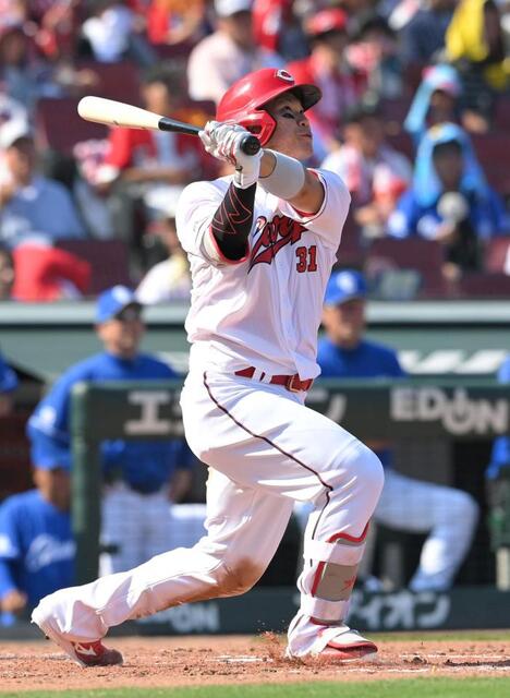 広島カープ　大道投手スパイク 広島 坂倉が先制の10号ソロ 4年連続の2桁HR到達「亜蓮さん