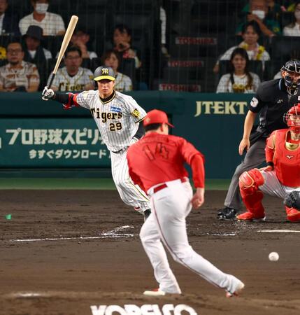 広島・大瀬良　投手の本能がアダ　打球に足を出して方向が変わり内野安打→押し出し四球　矢野が待ち構えていただけに悔やまれる同点シーン