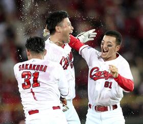 広島・末包　プロ初サヨナラ打！延長十二回代打で一振り「こんなに気持ちいいものなんだな」４連敗止めた！１差ＣＳつないだ！ 