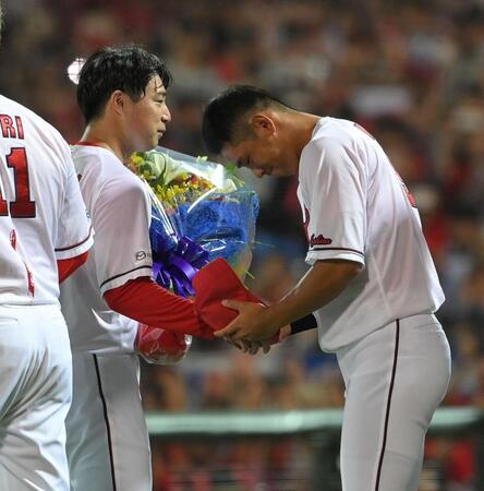 【写真】教え子・野村の現役最終登板を見届ける恩師　優しい目の広陵監督