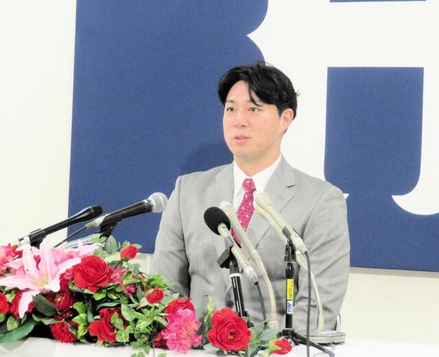 現役引退の野村氏 カープ初ポスト就任