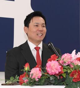 広島・栗林が１・６億円でサイン　球団にサードユニ製作を要望「うらやましいのが一番」　過去の特別ユニは…