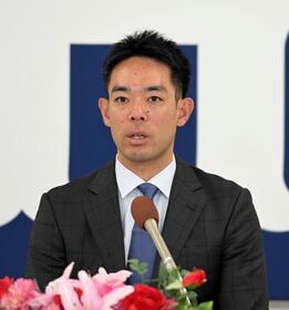 広島・秋山が３０００万増の１・８億円プラス出来高で更改　残り２０６本に迫る日米通算２０００安打へ「配慮に甘えないようにつかみとりたい」
