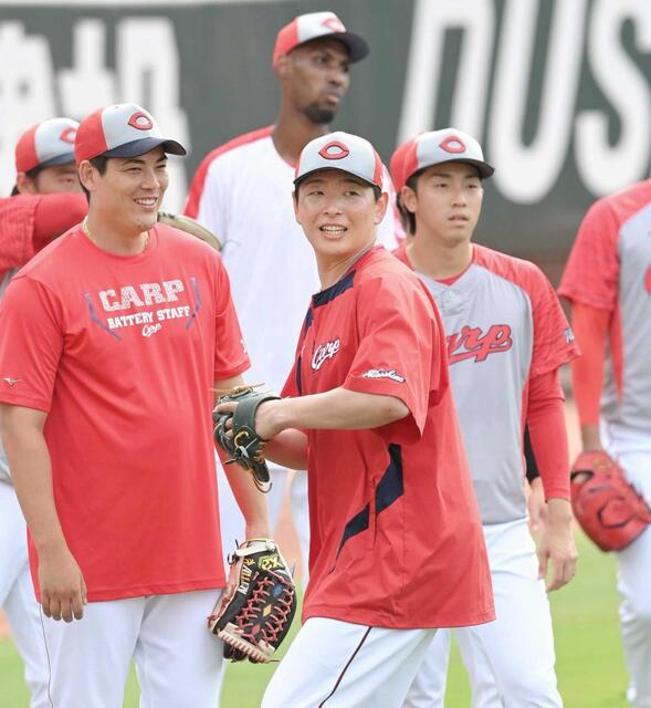 丸選手、大瀬良選手、九里選手、堂林選手、野村選手直筆サインボール5個セット 広島・大瀬良“同期入団で同い年”九里への思い胸に闘志新た ローテ争い