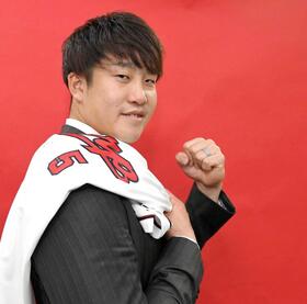 広島・小園　新背番号「５」でさらなる飛躍　３割＆１０発以上　キャリアハイで７年ぶりＶ導く