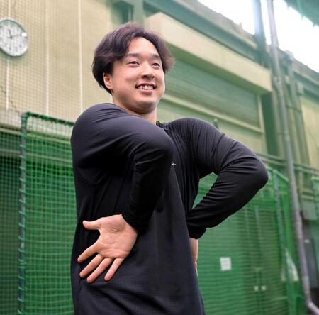 広島ドラ２・佐藤柳之介　大谷翔平ストレッチ披露で視線独占　脅威の「柔らかさが武器」　新人合同自主トレ