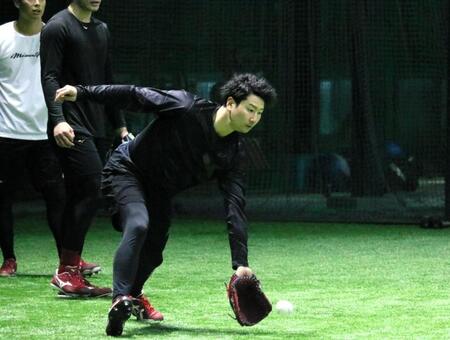 　ノックを受ける島内