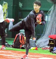 　キャッチボールを行う島内（撮影・向亮祐）