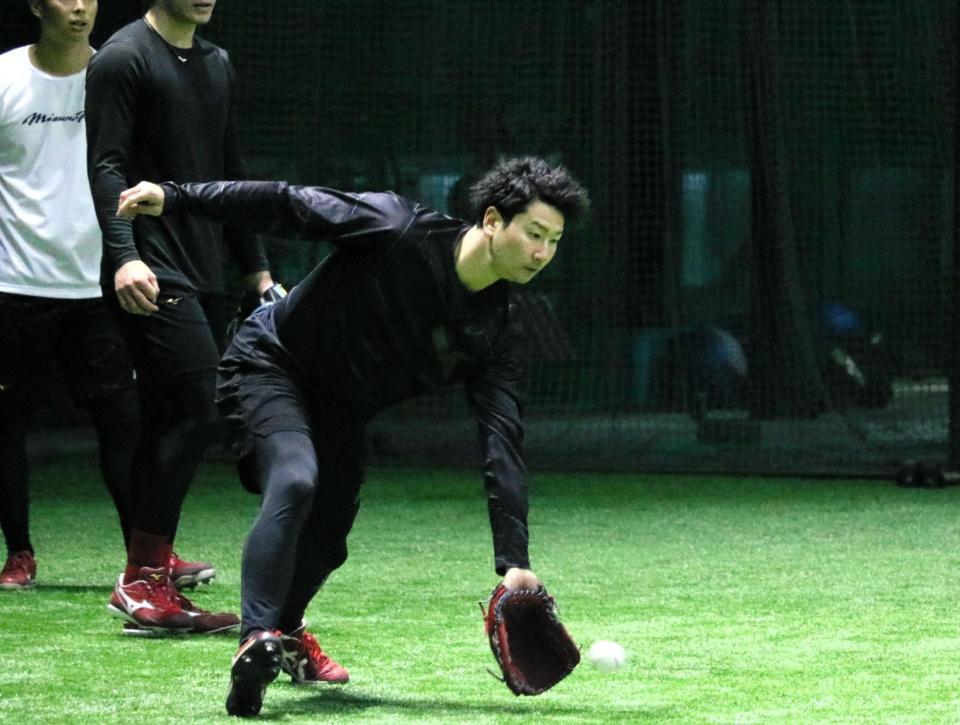 　ノックを受ける島内