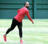 　キャッチボールをするドミンゲス