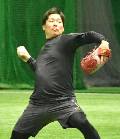 右肘手術の広島・栗林 術後初ブルペン良好だった 「ペースは上がってきている」沖縄キャンプ中の実戦復帰目指す