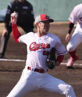 　１回無失点と好投した遠藤（撮影・市尻達拡）