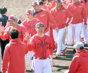 広島・新井監督　沖縄も若手サバイバル！日南１次キャンプ打ち上げ　対外試合７試合「さらに激しい競争を見せてもらいたい」