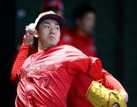 　ブルペンで投球練習する常広（撮影・山口登）