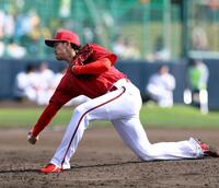 　６回、力投する鈴木（１６日）