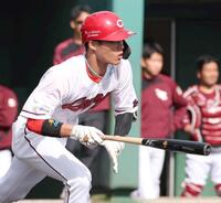 　６回、中前打を放つ二俣（撮影・市尻達拡）