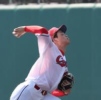 　５回から３番手で登板し、３者連続三振に斬った岡本（撮影・市尻達拡）