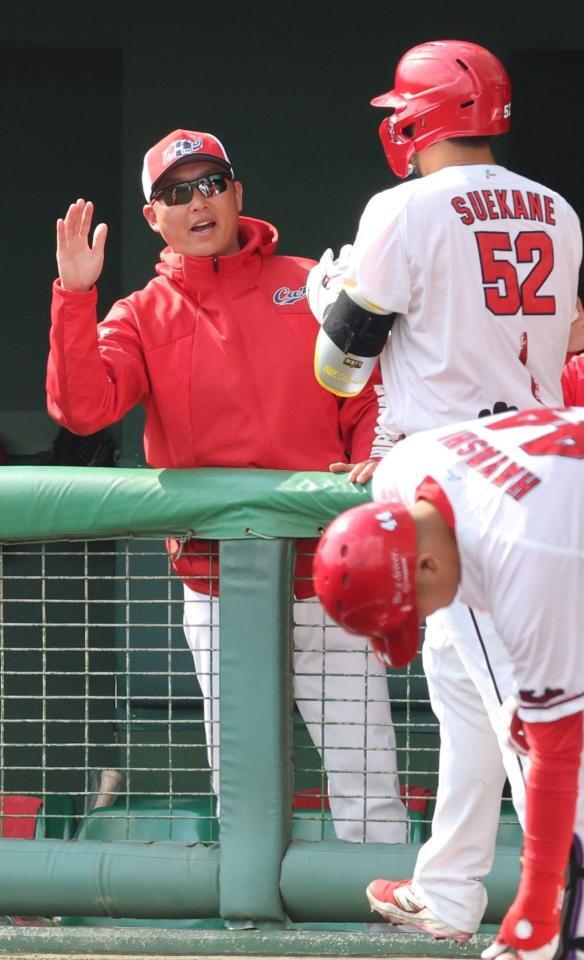 広島・新井監督 末包弾「ちょうど見れなかった。なんか打った