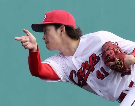 　２番手で登板し、好投する鈴木（撮影・市尻達拡）