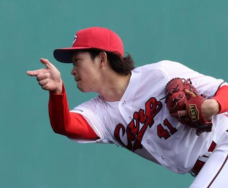 　２番手で登し、好投する鈴木（撮影・市尻達拡）