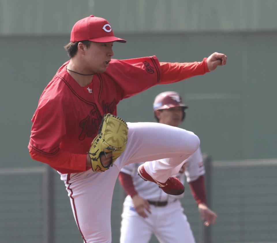 　３回１失点と好投した佐藤柳（撮影・市尻達拡）