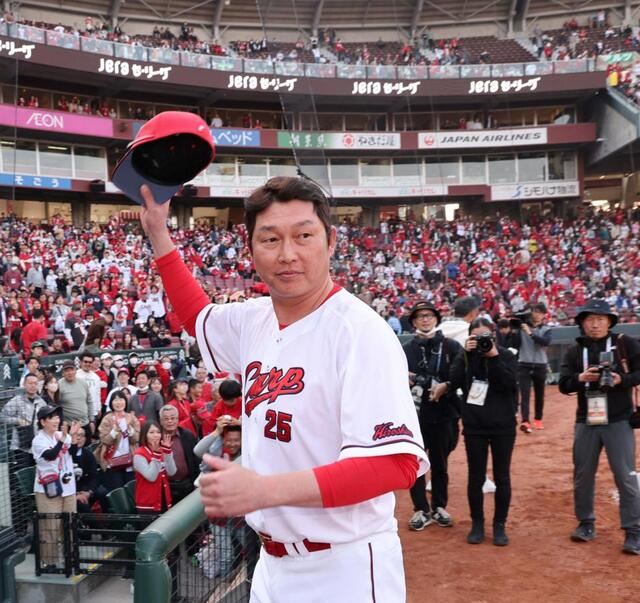広島・新井監督 開幕へ準備万全？「当たり前やないか！（笑