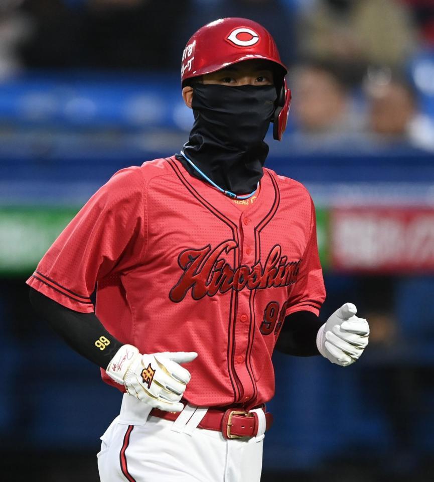 　１回、遊ゴロに倒れベンチに戻る二俣（撮影・園田高夫）