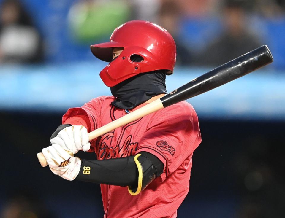 　１回、遊ゴロに倒れた二俣（撮影・園田高夫）