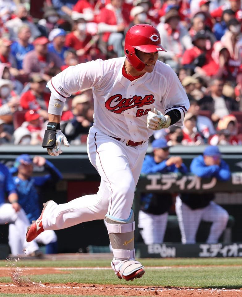 　３回、全力疾走でショート内野安打を勝ち取る田村（撮影・市尻達拡）