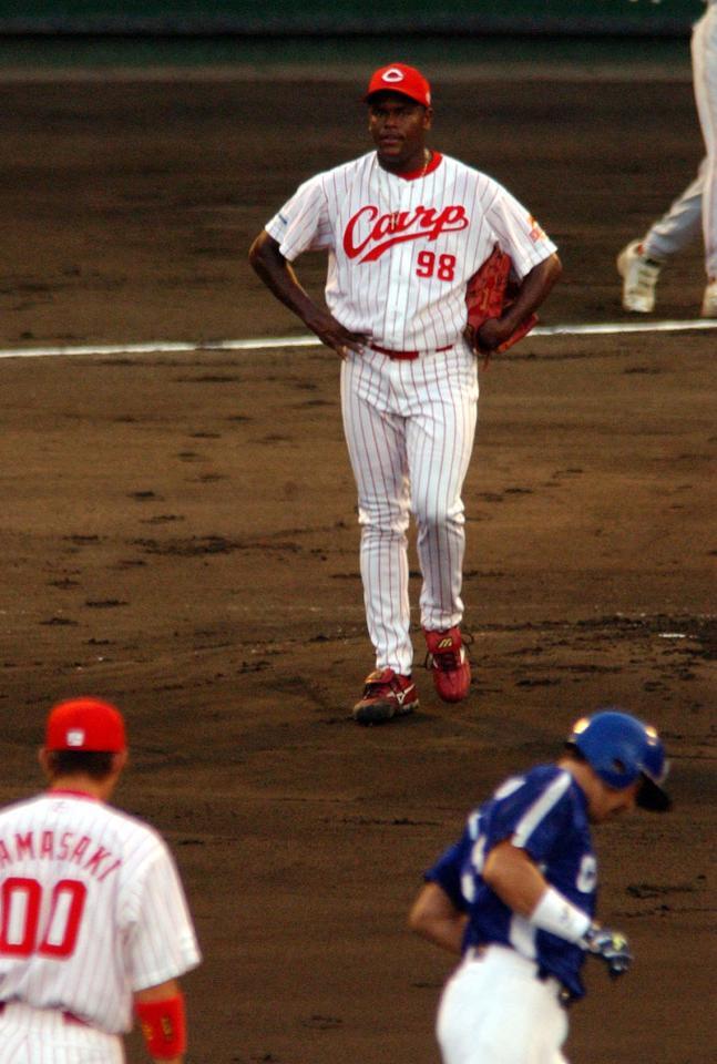 　立浪（下）に２ランを浴びたフェリシアーノ＝２００５年８月