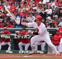 　３回、中越え三塁打を放つ田村（撮影・市尻達拡）