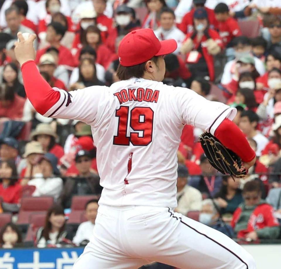 　背番号「１９」を背負い力投する床田