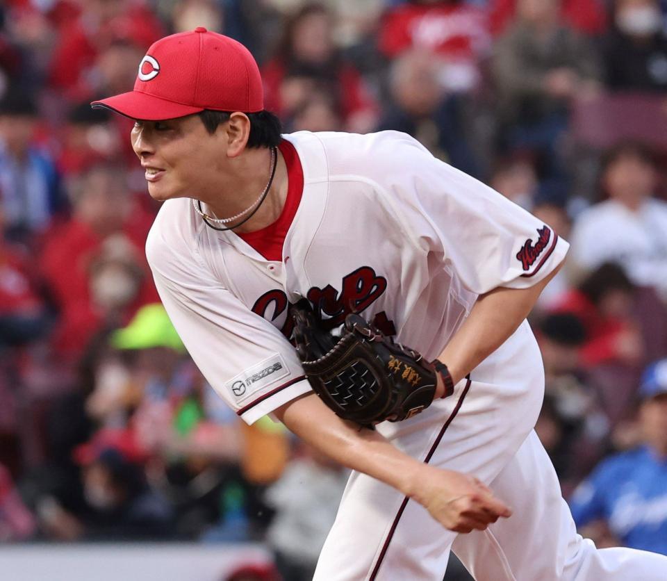 　先発し、力投する大瀬良（撮影・市尻達拡）