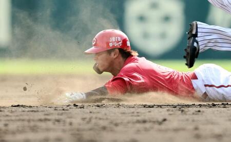 　５回、二盗を決める羽月（撮影・田中太一）