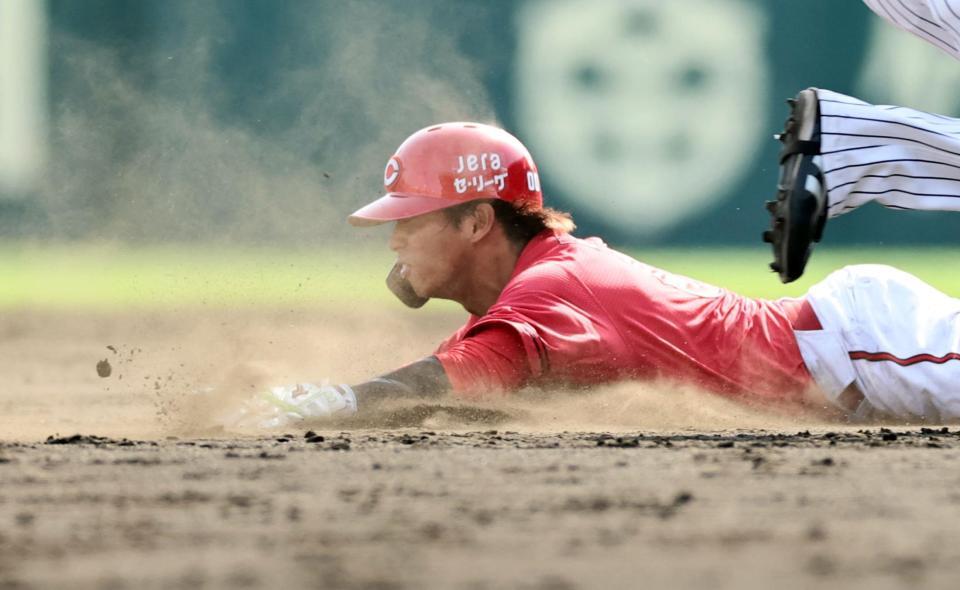 　５回、二盗を決める羽月（撮影・田中太一）