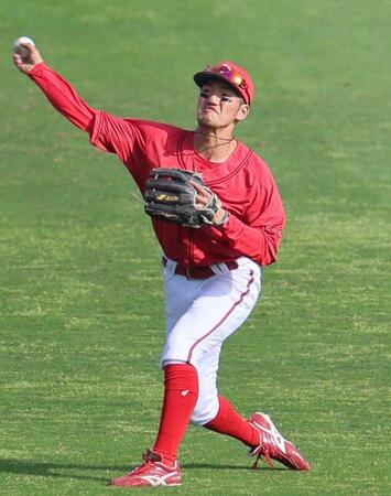 広島・矢野　驚異の強肩連発！四回に森下遊ゴロを六回に中継プレーで　新井監督「もう矢野じゃないとアウトにできない」
