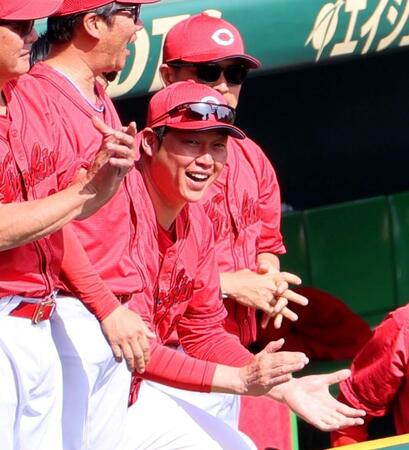 広島・新井監督　羽月は「自分で祝っちゃうんだから。若い選手のそういうガツガツ感は見ていてうれしい」【一問一答】