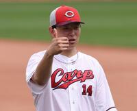 　リラックスして練習に臨む大瀬良（撮影・市尻達拡）