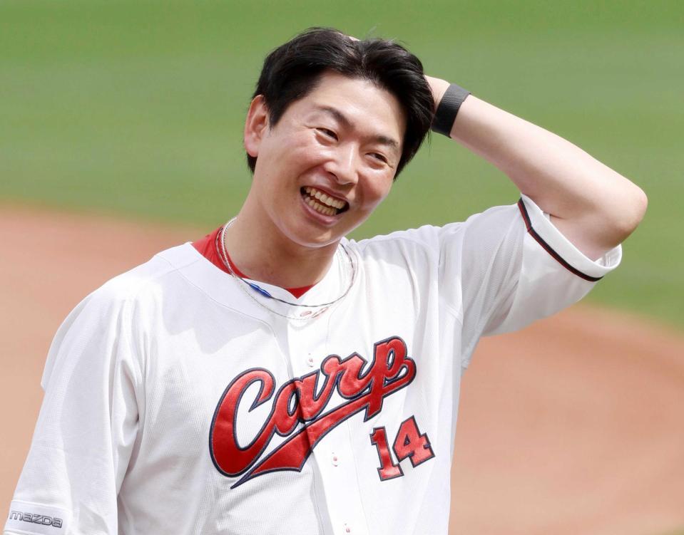 　リラックスして練習に臨む大瀬良（撮影・市尻達拡）