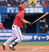 　３回、中前打を放つ床田（撮影・伊藤笙子）