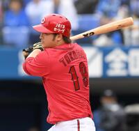 　７回、中前打を放つ床田（撮影・伊藤笙子）