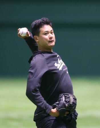 　キャッチボールをする森（撮影・市尻達拡）