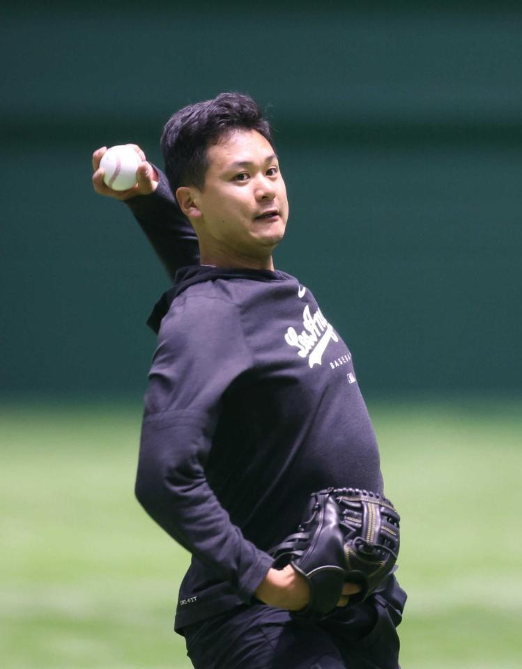 　キャッチボールをする森（撮影・市尻達拡）